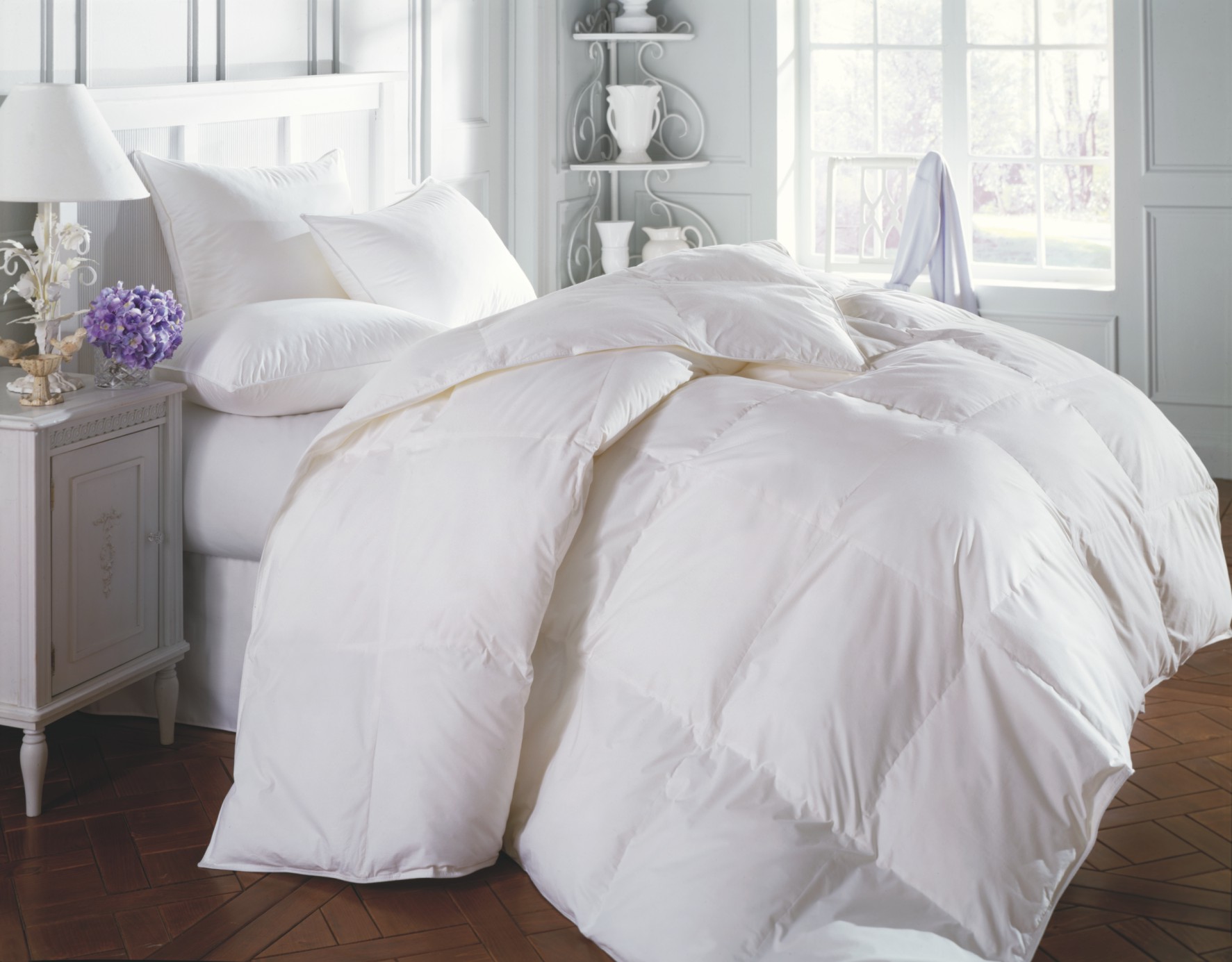 The Down Factory Store offers down bed comforters and discount down pillows ALLUSION (Synthetic)